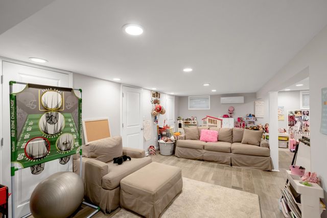 19 DE YOUNG DR, Little Falls, NJ 07424