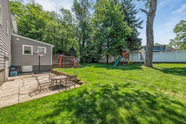 19 DE YOUNG DR, Little Falls, NJ 07424
