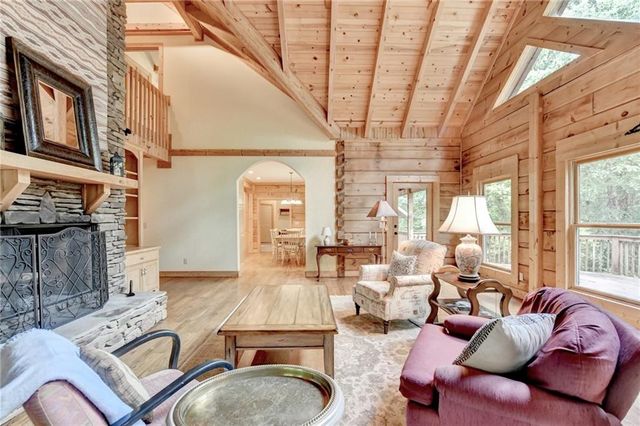 82 Walnut Grove Lane, Tiger, GA 30576