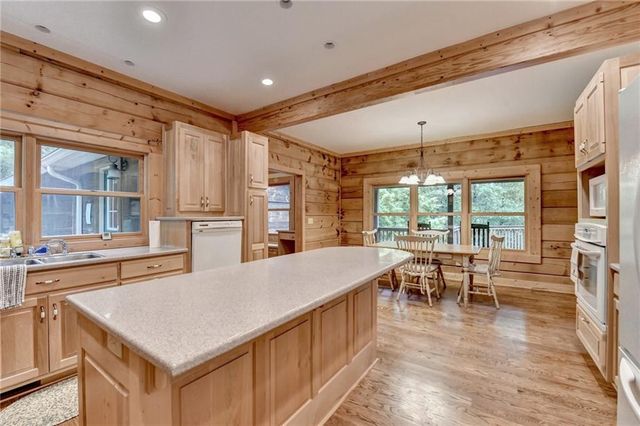 82 Walnut Grove Lane, Tiger, GA 30576