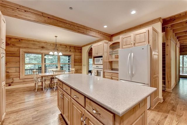 82 Walnut Grove Lane, Tiger, GA 30576