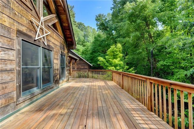 82 Walnut Grove Lane, Tiger, GA 30576