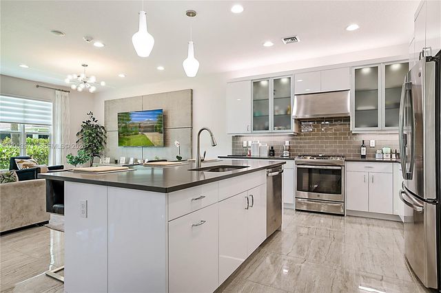 10736 SW Matisse Ln, Port St. Lucie, FL 34987