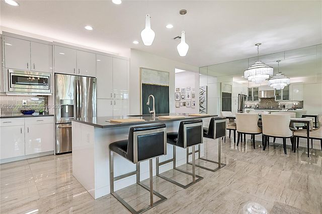 10736 SW Matisse Ln, Port St. Lucie, FL 34987