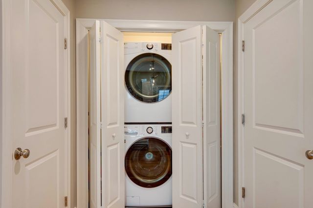 837 Ledgewood Way 837, Clinton, MA 01510