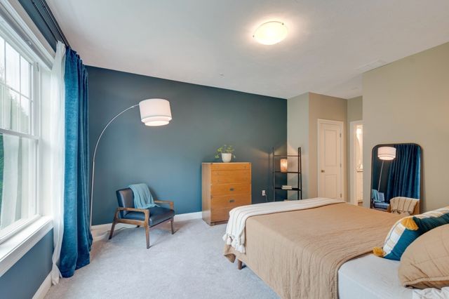 837 Ledgewood Way 837, Clinton, MA 01510
