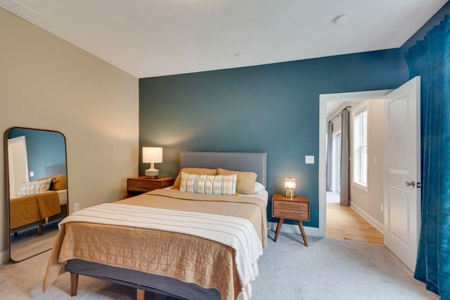837 Ledgewood Way 837, Clinton, MA 01510