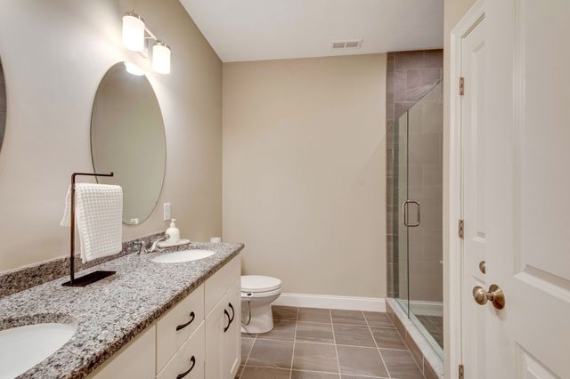 837 Ledgewood Way 837, Clinton, MA 01510