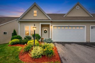837 Ledgewood Way 837, Clinton, MA 01510