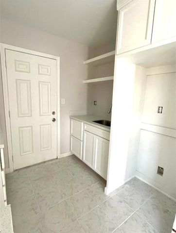 4305 Phlox Street 3A, Houston, TX 77051