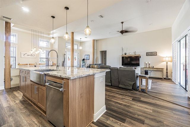 32646 WESLEY WAY, Dade City, FL 33525