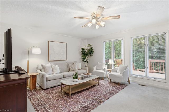 561 Mason Knoll Drive, Winston-salem, NC 27127