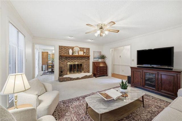 561 Mason Knoll Drive, Winston-salem, NC 27127