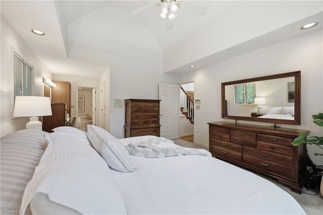 561 Mason Knoll Drive, Winston-salem, NC 27127