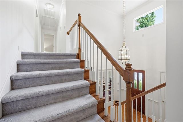 561 Mason Knoll Drive, Winston-salem, NC 27127