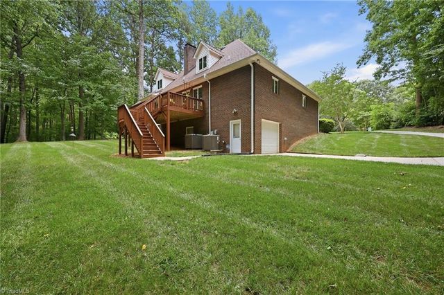 561 Mason Knoll Drive, Winston-salem, NC 27127