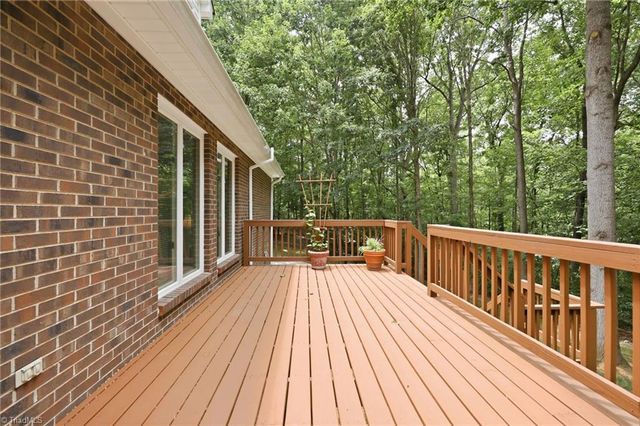 561 Mason Knoll Drive, Winston-salem, NC 27127