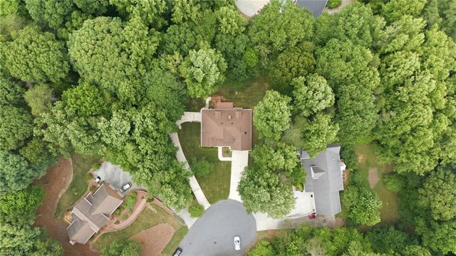 561 Mason Knoll Drive, Winston-salem, NC 27127