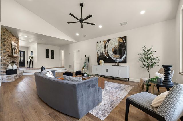 1014 Country Club RD, Georgetown, TX 78628