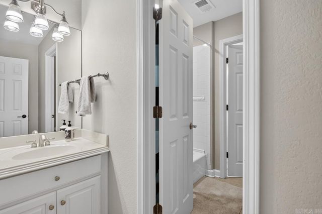 12 Lanes End, Little Rock, AR 72223