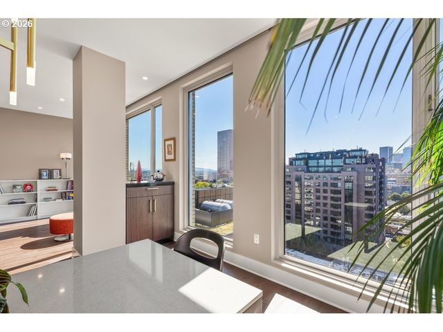937 Nw GLISAN St 1431, Portland, OR 97209