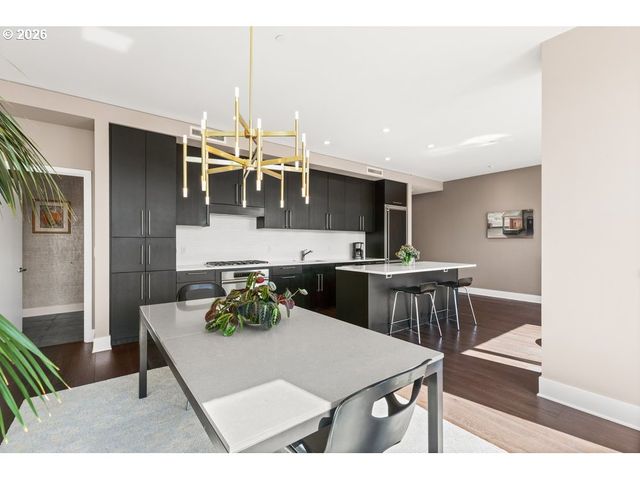 937 Nw GLISAN St 1431, Portland, OR 97209