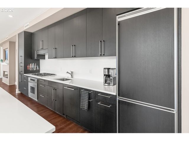 937 Nw GLISAN St 1431, Portland, OR 97209
