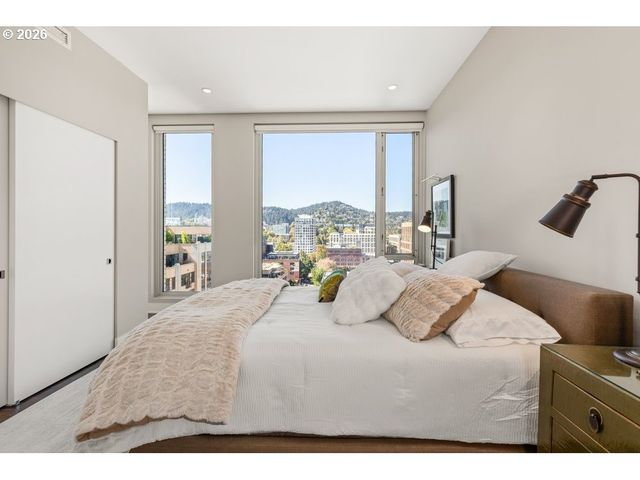 937 Nw GLISAN St 1431, Portland, OR 97209