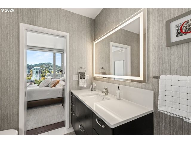 937 Nw GLISAN St 1431, Portland, OR 97209