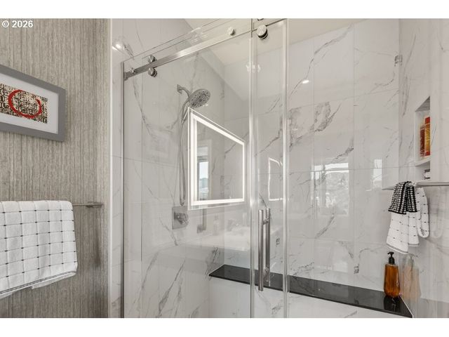 937 Nw GLISAN St 1431, Portland, OR 97209