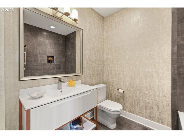937 Nw GLISAN St 1431, Portland, OR 97209