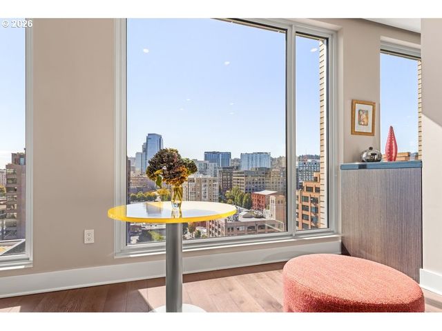 937 Nw GLISAN St 1431, Portland, OR 97209
