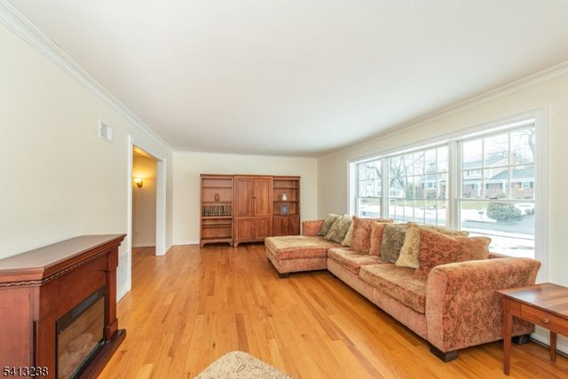 5 Pin Oak Rd, West Caldwell Twp., NJ 07006