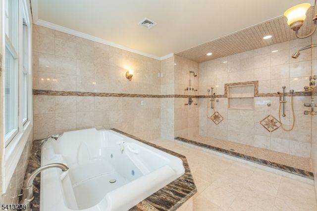 5 Pin Oak Rd, West Caldwell Twp., NJ 07006