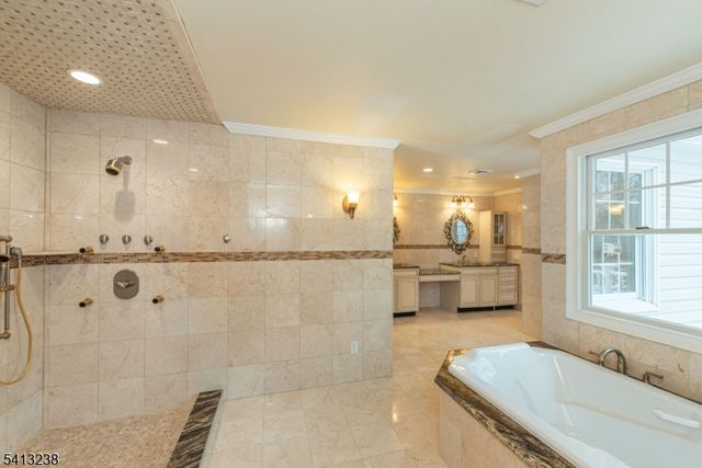 5 Pin Oak Rd, West Caldwell Twp., NJ 07006