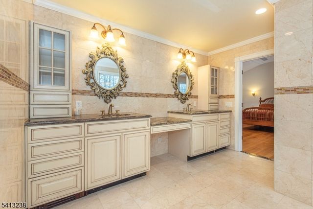 5 Pin Oak Rd, West Caldwell Twp., NJ 07006