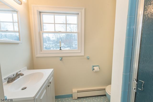 5 Pin Oak Rd, West Caldwell Twp., NJ 07006