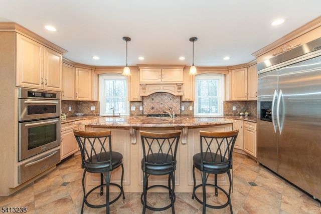 5 Pin Oak Rd, West Caldwell Twp., NJ 07006