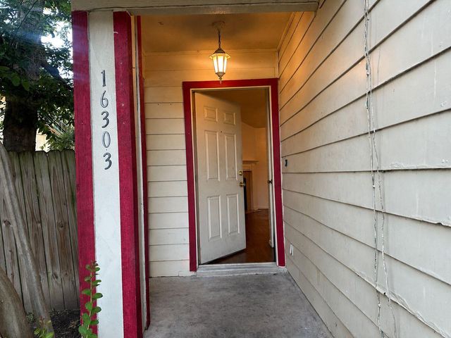 16303 Edgemere DR, Pflugerville, TX 78660