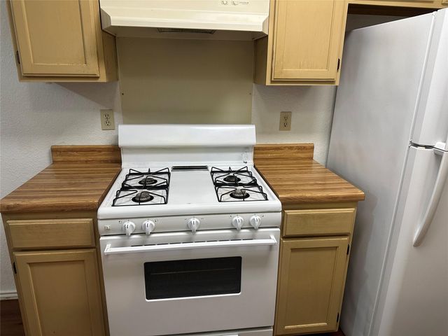 16303 Edgemere DR, Pflugerville, TX 78660