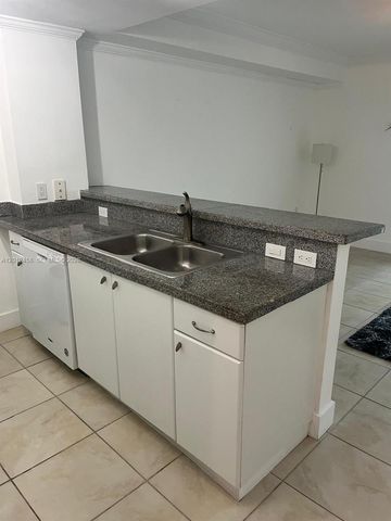 2740 SW 28th Ter 203, Miami, FL 33133