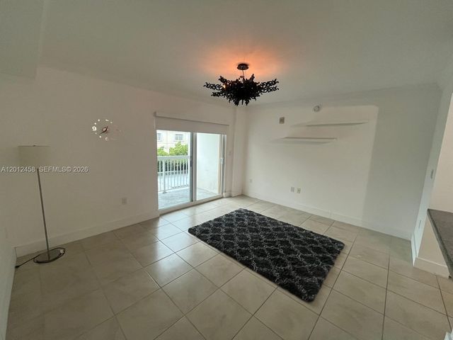 2740 SW 28th Ter 203, Miami, FL 33133