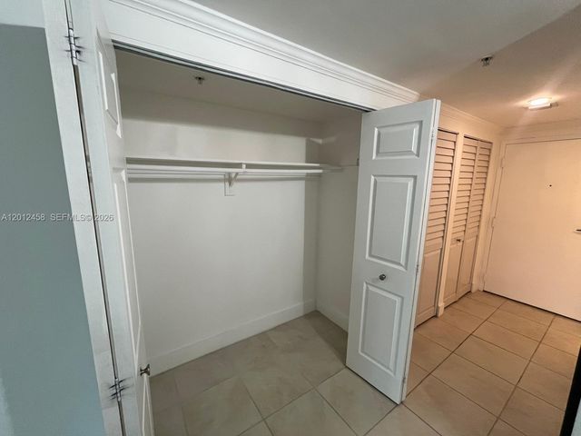 2740 SW 28th Ter 203, Miami, FL 33133