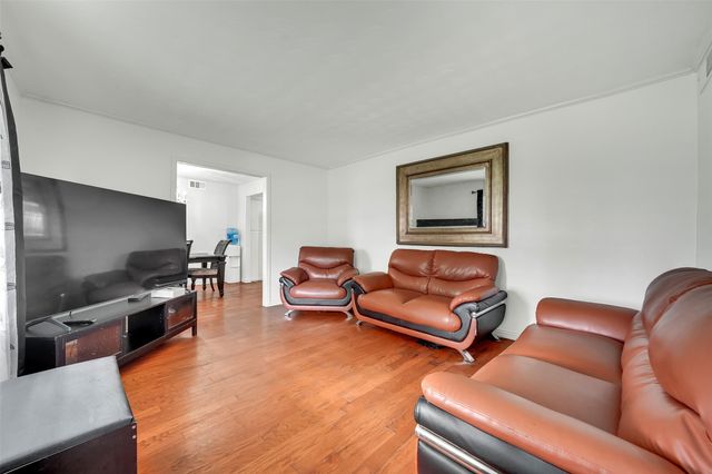 617 Ranier Circle, Garland, TX 75041