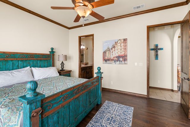 3801-1 E Club House Rd, Kerrville, TX 78028