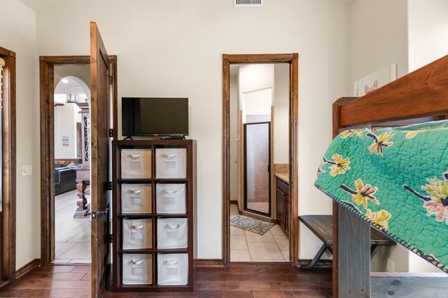 3801-1 E Club House Rd, Kerrville, TX 78028