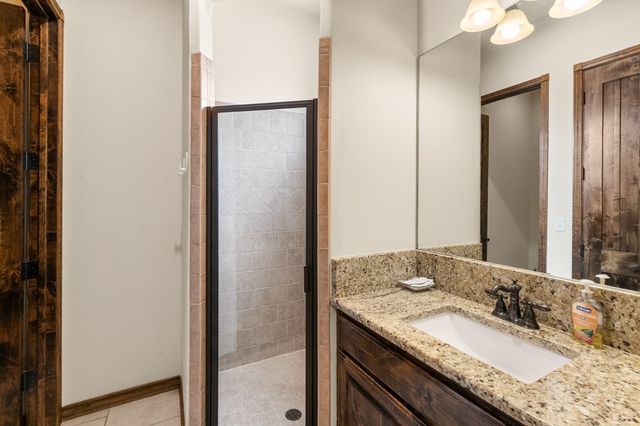 3801-1 E Club House Rd, Kerrville, TX 78028