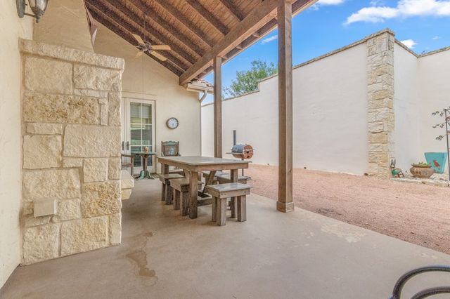 3801-1 E Club House Rd, Kerrville, TX 78028