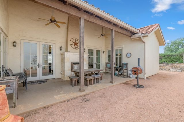 3801-1 E Club House Rd, Kerrville, TX 78028