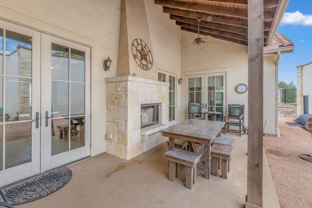 3801-1 E Club House Rd, Kerrville, TX 78028